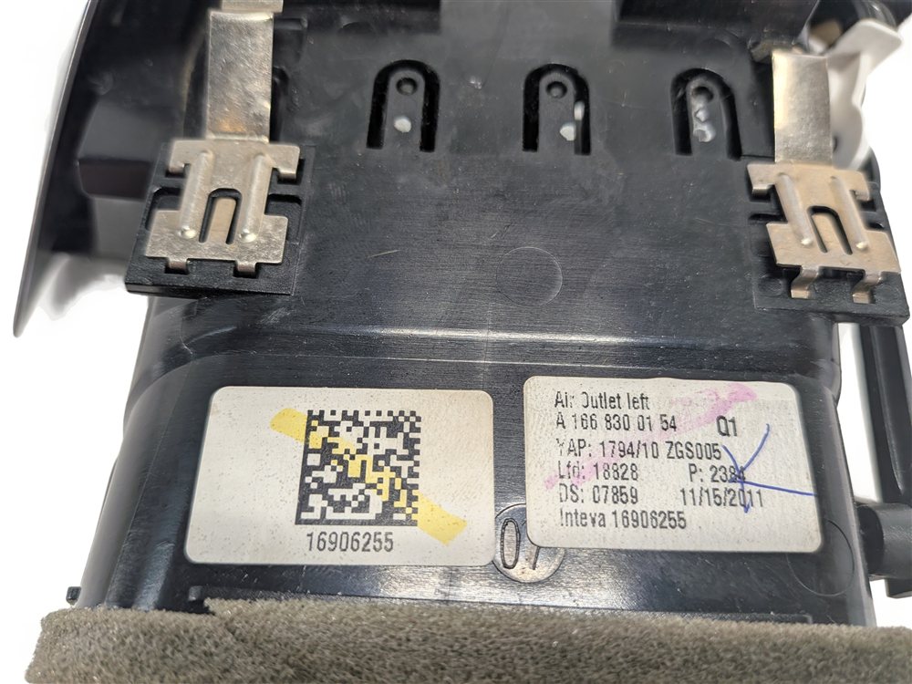 Thumbnail 5: 2012 MERCEDES ML350 (W166) FRONT LEFT DRIVER DASH HEAT AIR AC VENT (Black)