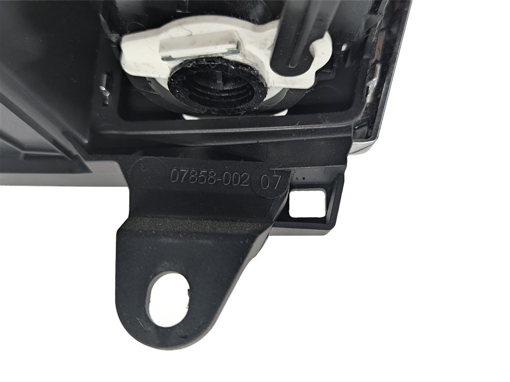 Thumbnail 5: 2012 MERCEDES ML350 (W166) CENTER DASH HEAT AIR AC VENT GRILLE (Black)