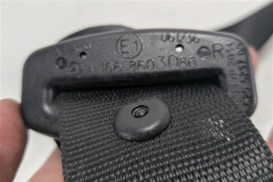 Thumbnail 6: 2012 MERCEDES ML350 (W166) REAR RIGHT SEAT SEATBELT RETRACTOR (Black)