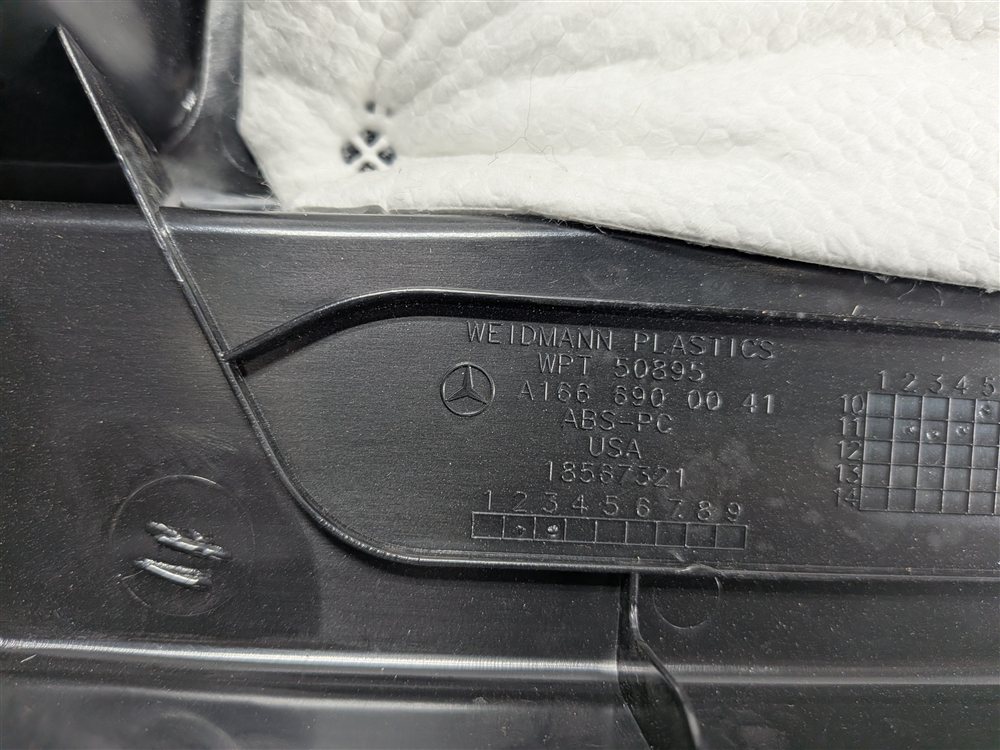 Thumbnail 5: 2012 MERCEDES ML350 (W166) REAR TRUNK TAILGATE HATCH SILL SCUFF PLATE TRIM