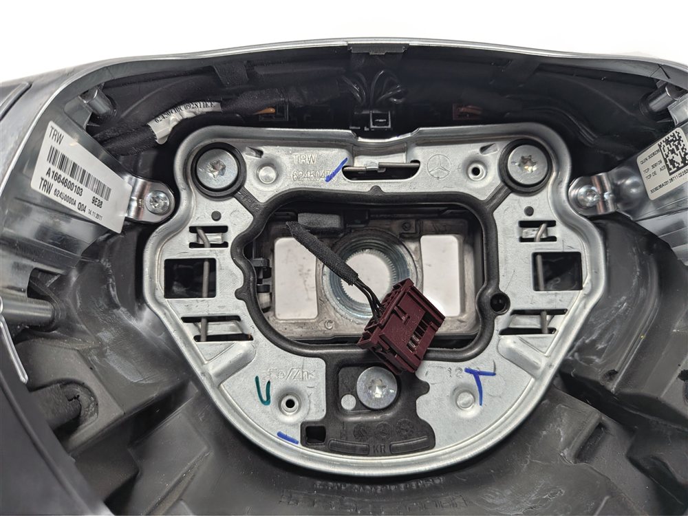 Thumbnail 7: 12-18 MERCEDES GL450 GL550 ML350 (X166 W166) LEATHER STEERING WHEEL (Black)