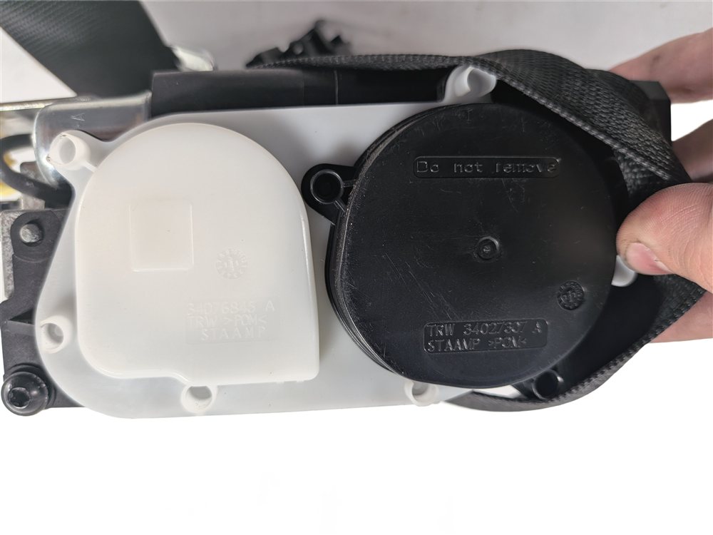 Thumbnail 13: 12-16 MERCEDES GL CLASS (X166) FRONT RIGHT PASSENGER SEATBELT RETRACTOR (Black)