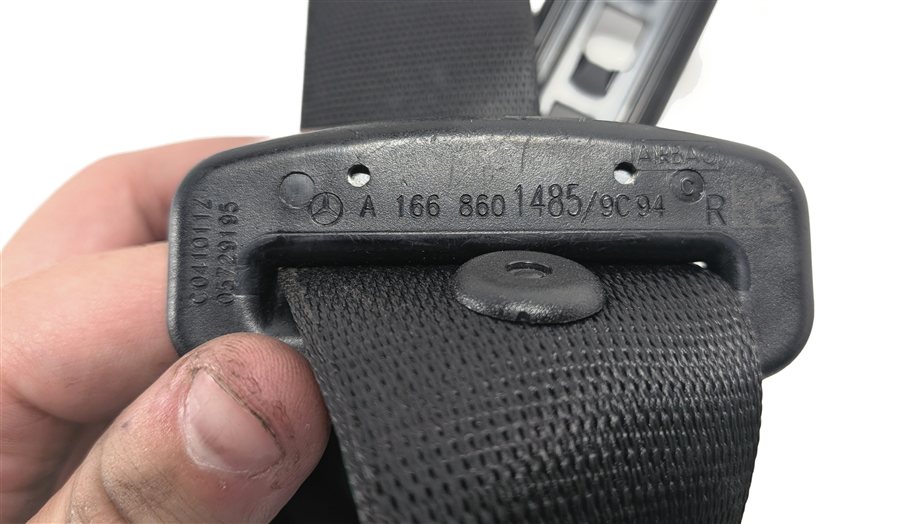 Thumbnail 6: 12-16 MERCEDES GL CLASS (X166) FRONT RIGHT PASSENGER SEATBELT RETRACTOR (Black)