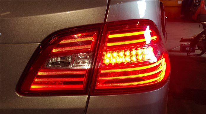 Thumbnail 2: 12-15 MERCEDES ML-CLASS (W166) REAR RIGHT PASSENGER LED TAILLIGHT BRAKE LIGHT
