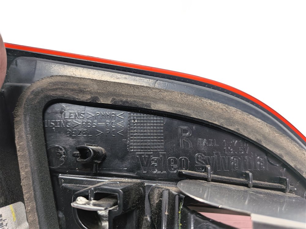 Thumbnail 8: 12-15 MERCEDES ML CLASS (W166) RIGHT PASSENGER REAR INNER TAILLIGHT LIGHT LAMP