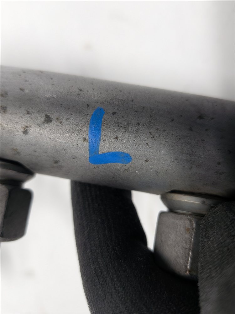 Thumbnail 11: 2012 MERCEDES ML350 W166 3.0L 642.826 ENGINE LEFT/RIGHT FUEL RAIL SET/2 w/LINES