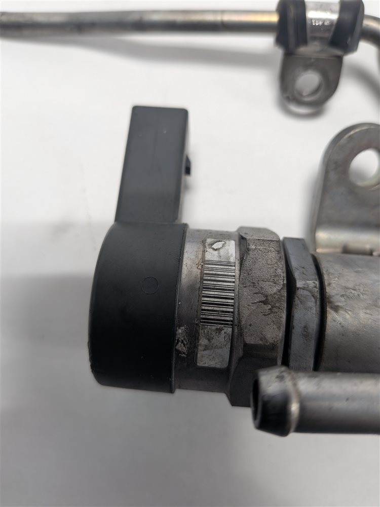 Thumbnail 9: 2012 MERCEDES ML350 W166 3.0L 642.826 ENGINE LEFT/RIGHT FUEL RAIL SET/2 w/LINES