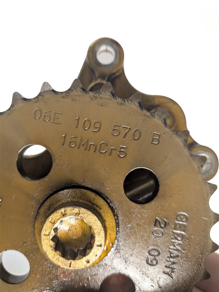 Thumbnail 5: 2010 AUDI Q5 B8 8R 3.2L (CALB) FSI ENGINE OIL FLUID PUMP w/CHAIN DRIVE SPROCKET