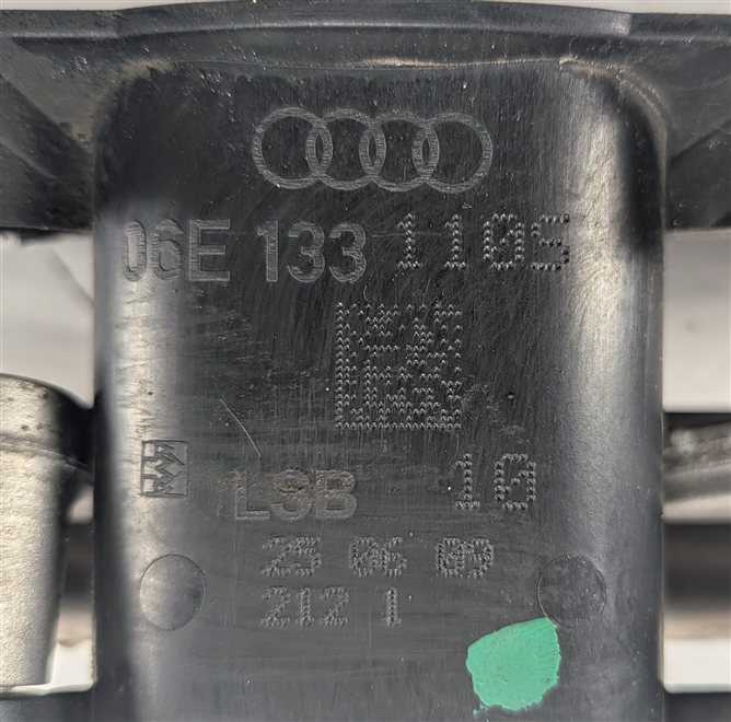 Thumbnail 5: 2010 AUDI Q5 (B8 8R) 3.2L (CALB) ENGINE RIGHT LOWER INTAKE MANIFOLD w/FUEL RAIL