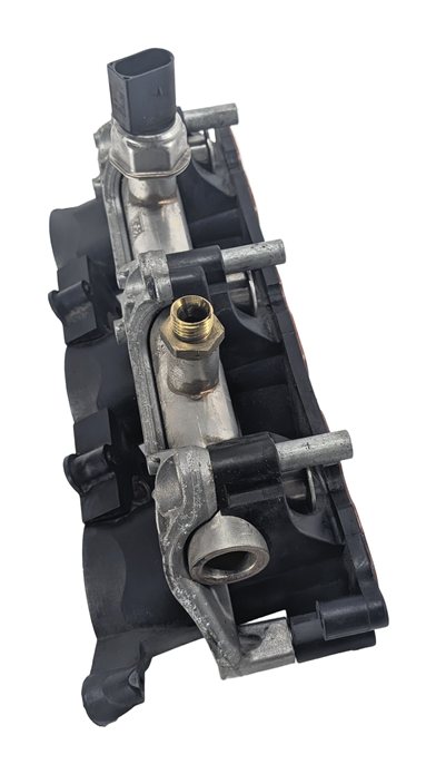 2010 AUDI Q5 (B8 8R) 3.2L (CALB) ENGINE LEFT LOWER INTAKE MANIFOLD w/FUEL RAIL