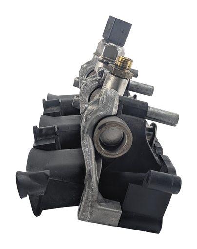 Thumbnail 2: 2010 AUDI Q5 (B8 8R) 3.2L (CALB) ENGINE LEFT LOWER INTAKE MANIFOLD w/FUEL RAIL