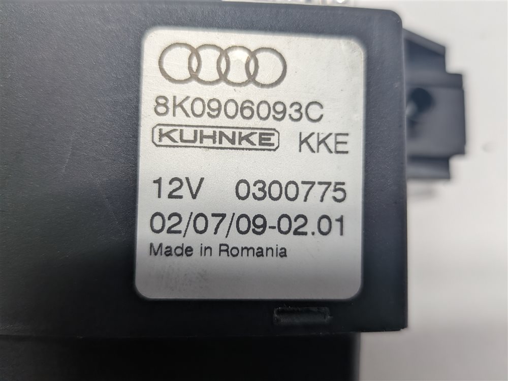 Thumbnail 5: 2010 AUDI Q5 (B8 8R) FUEL PUMP CONTROL MODULE COMPUTER CONTROLLER ECU 8K0906093C