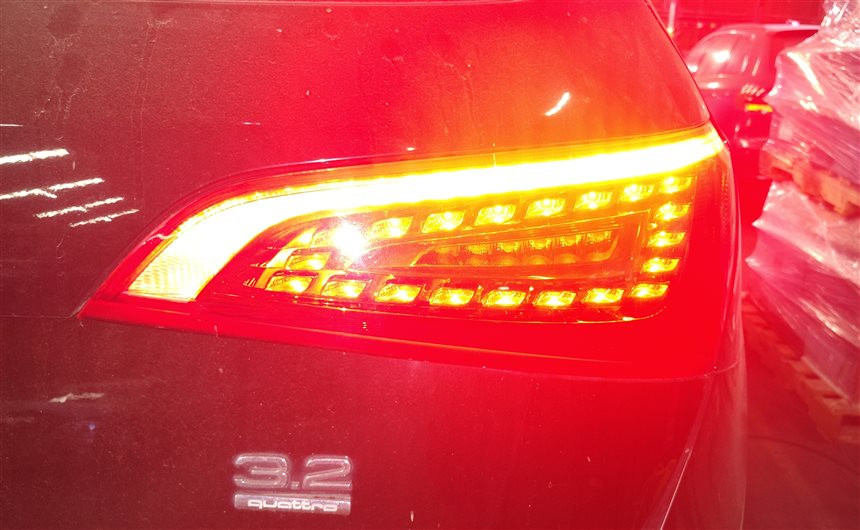 Thumbnail 2: 2009-2012 AUDI Q5 (8R) RIGHT PASSENGER REAR TRUNK TAILLIGHT BRAKE LIGHT LAMP
