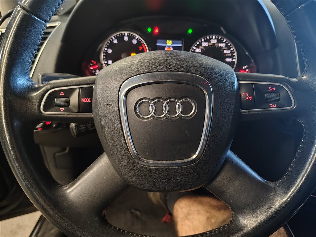 Thumbnail 2: 2009-2012 AUDI Q5 (8R) LEFT FRONT DRIVER STEERING WHEEL AIRBAG (Black)