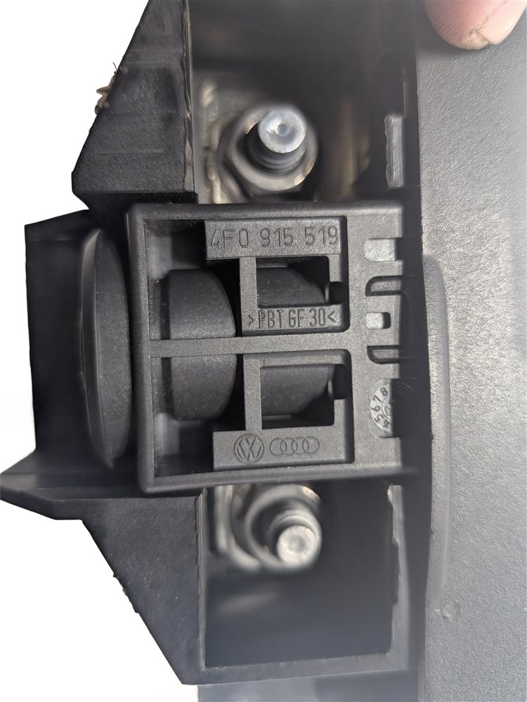 Thumbnail 7: 2010 AUDI Q5 B8 8R 3.2L POSITIVE BATTERY TERMINAL OVERLOAD PROTECTION PYRO FUSE