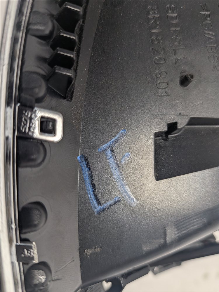 Thumbnail 8: 2010 AUDI Q5 (B8 8R) FRONT LEFT DRIVER DASH HEAT AIR AC VENT ILLUMINATED (Black)