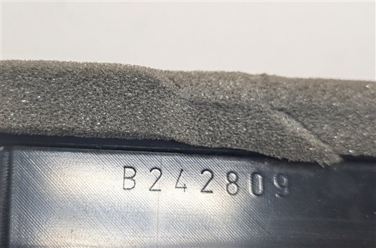 Thumbnail 8: 2010 AUDI Q5 (B8 8R) FRONT CENTER DASH HEAT AIR AC HVAC VENT CHROME TRIM (Black)