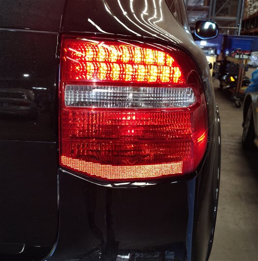 Thumbnail 2: 2008-2010 PORSCHE CAYENNE (957) RIGHT PASSENGER REAR TAILLIGHT BRAKE LIGHT LAMP