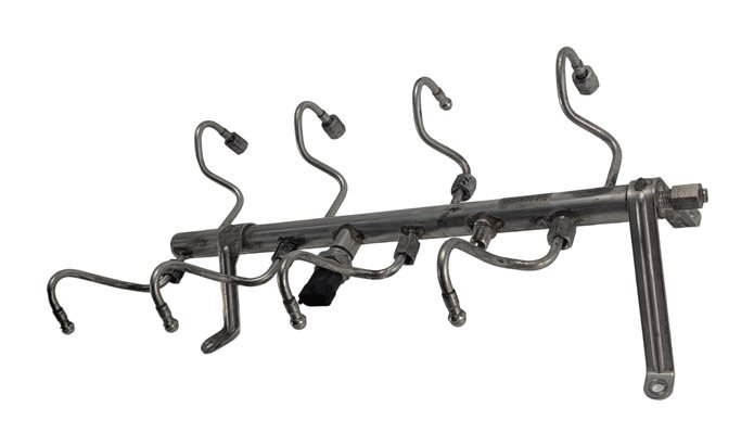 2009-2010 PORSCHE CAYENNE (957) 4.8L (M48.01) FUEL RAIL w/LINES PRESSURE SENSOR