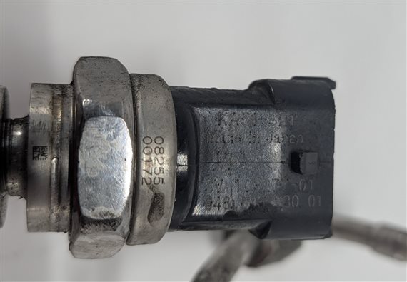 Thumbnail 6: 2009-2010 PORSCHE CAYENNE (957) 4.8L (M48.01) FUEL RAIL w/LINES PRESSURE SENSOR