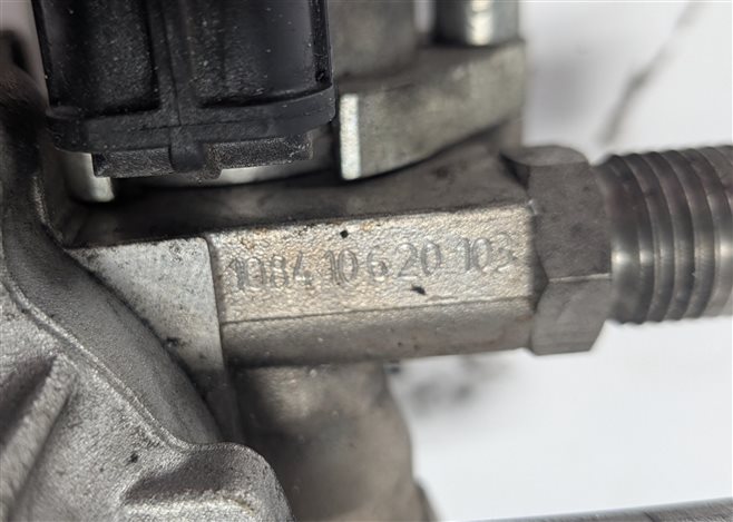 Thumbnail 6: 2008-2010 PORSCHE CAYENNE (957) 4.8L N/A *NON TURBO* ENGINE MECHANICAL FUEL PUMP