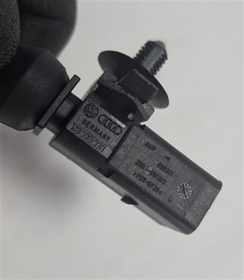 Thumbnail 11: 2010 PORSCHE CAYENNE (955 957) REAR SUSPENSION ACCELERATION SENSOR w/ BRACKET