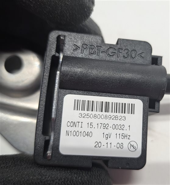 Thumbnail 8: 2010 PORSCHE CAYENNE (955 957) REAR SUSPENSION ACCELERATION SENSOR w/ BRACKET