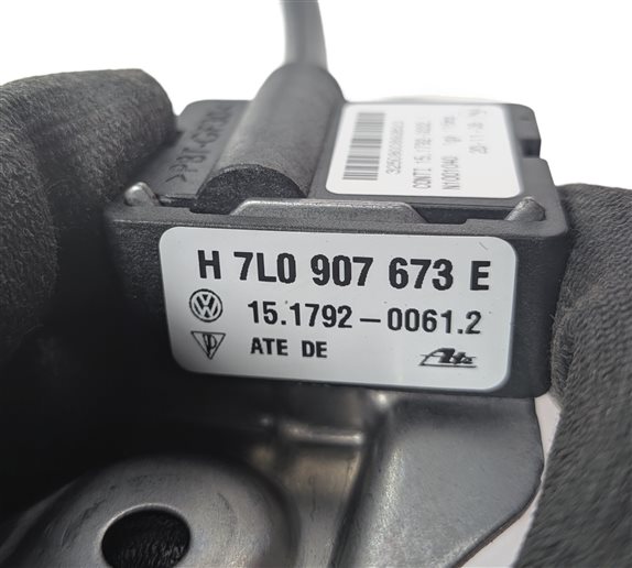 Thumbnail 9: 2010 PORSCHE CAYENNE (955 957) REAR SUSPENSION ACCELERATION SENSOR w/ BRACKET