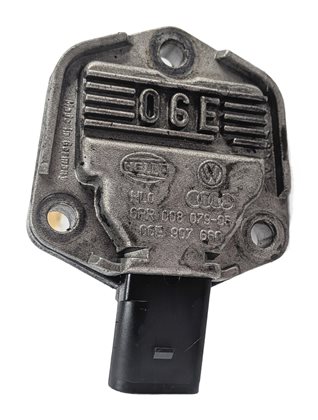 Thumbnail 2: 2009-2010 PORSCHE CAYENNE (957) 4.8L (M48.01) ENGINE OIL LEVEL SENSOR SENDER