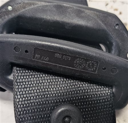 Thumbnail 4: 2008-2010 PORSCHE CAYENNE (957) RIGHT FRONT PASSENGER SEATBELT RETRACTOR (Black)