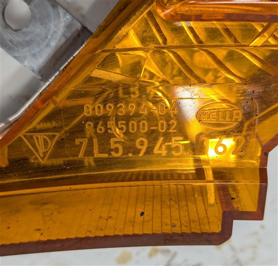 Thumbnail 7: 2010 PORSCHE CAYENNE (955 957) FRONT RIGHT PASSENGER SIDE MARKER LIGHT LAMP