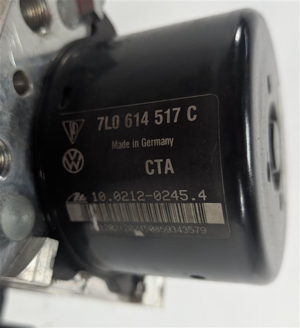 Thumbnail 5: 2009-2010 PORSCHE CAYENNE (957) ANTI-LOCK ABS BRAKE PUMP & CONTROL MODULE