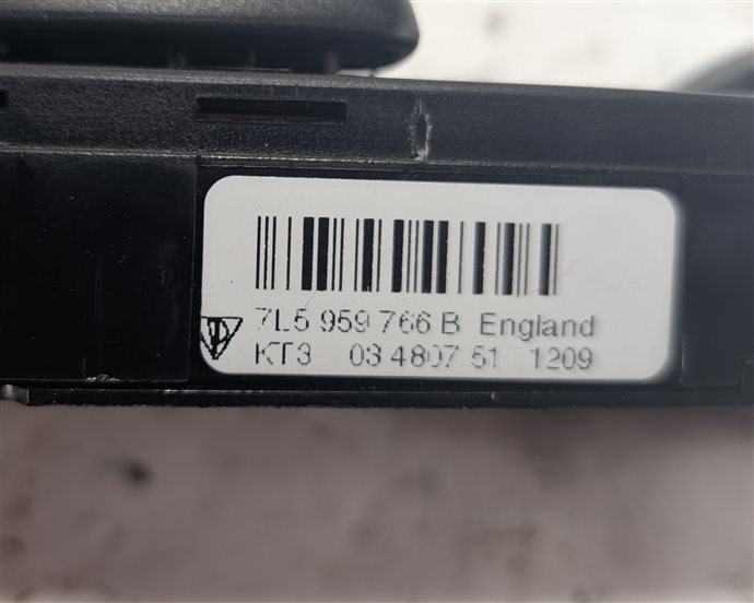 Thumbnail 6: 2010 PORSCHE CAYENNE (955 957) FRONT RIGHT PASSENGER SEAT ADJUST SWITCH w/MEMORY