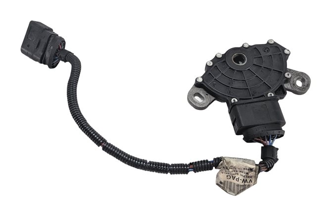 Thumbnail 3: 2010 PORSCHE CAYENNE 955 957 AUTOMATIC TRANSMISSION NEUTRAL SAFETY RANGE SWITCH