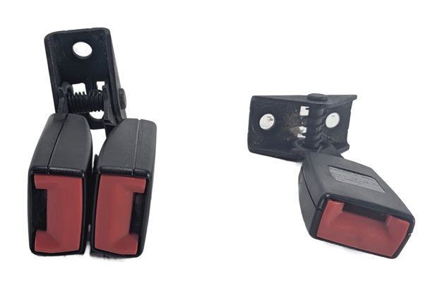 Thumbnail 2: 2010 PORSCHE CAYENNE (955 957) REAR SEAT SEATBELT BUCKLE RECEIVER SET/2 (Black)
