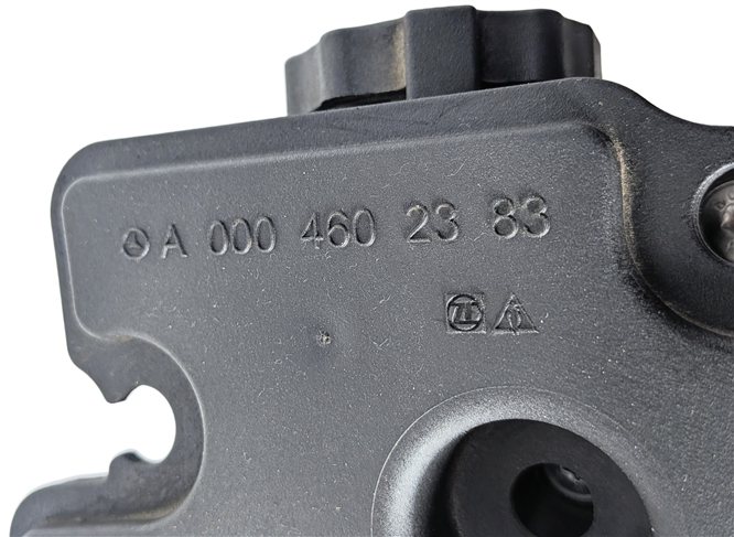Thumbnail 6: 2010-2011 MERCEDES E350 E550 (W212) POWER STEERING PUMP w/ PULLEY & RESERVOIR