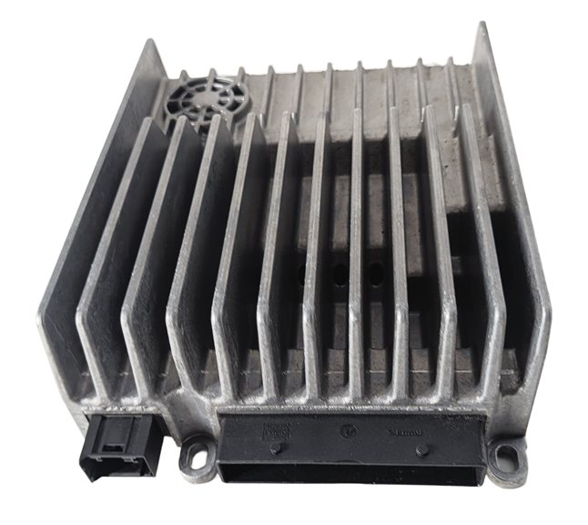 08-13 MERCEDES C300 C350 C63 E350 E550 E63 GLK3450 CLS550 HARMAN AUDIO AMPLIFIER