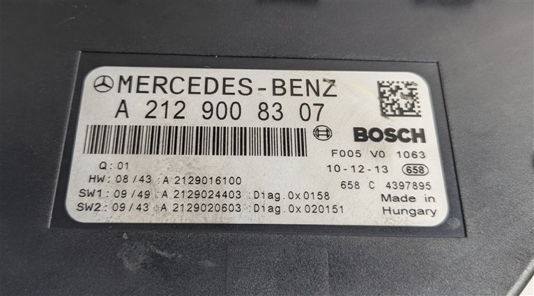 Thumbnail 7: 2011 MERCEDES E350 W212 3.5L FRONT SIGNAL ACQUISITION SAM MODULE FUSE BOX RELAY