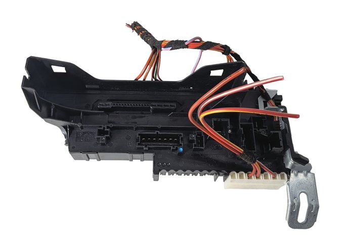 Thumbnail 2: 2011 MERCEDES E350 (W212) 3.5L ELECTRICAL FUSE RELAY PANEL BOX CARRIER BLOCK