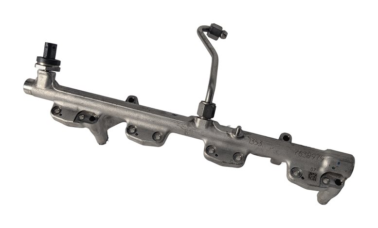 Thumbnail 2: 2016-2017 BMW 330E (F30) 2.0L B48 ENGINE HIGH PRESSURE FUEL RAIL w/SENSOR