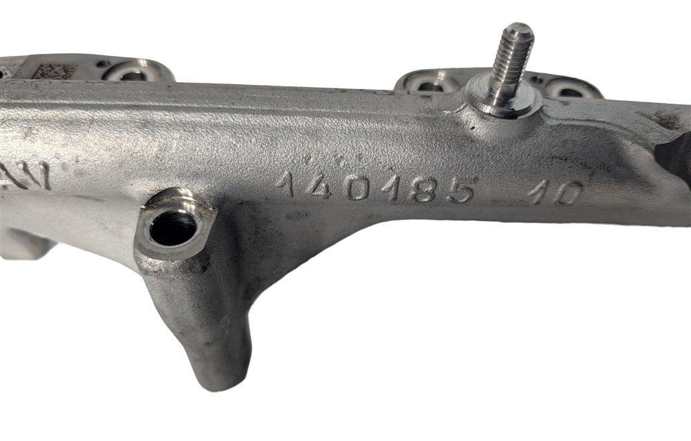 Thumbnail 7: 2016-2017 BMW 330E (F30) 2.0L B48 ENGINE HIGH PRESSURE FUEL RAIL w/SENSOR