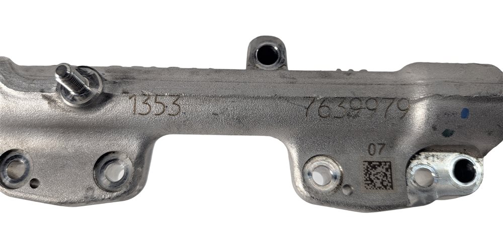 Thumbnail 8: 2016-2017 BMW 330E (F30) 2.0L B48 ENGINE HIGH PRESSURE FUEL RAIL w/SENSOR