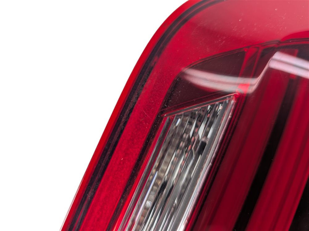 Thumbnail 11: 16-18 BMW 3-SERIES (F30) SEDAN REAR RIGHT INNER LED TAILLIGHT BRAKE LIGHT LAMP