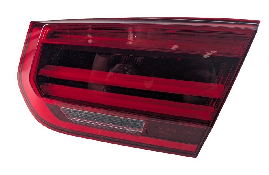 Thumbnail 3: 16-18 BMW 3-SERIES (F30) SEDAN REAR RIGHT INNER LED TAILLIGHT BRAKE LIGHT LAMP