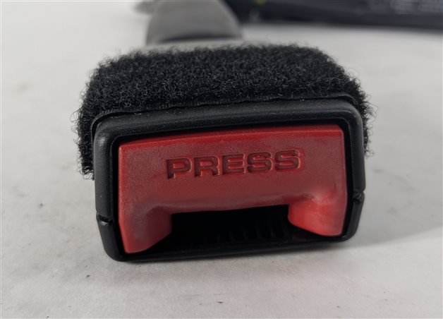 Thumbnail 4: 12-19 BMW 2 3 4 M3 (F22 F32 F33 F34 F36) FRONT RIGHT PASSENGER SEATBELT RECEIVER