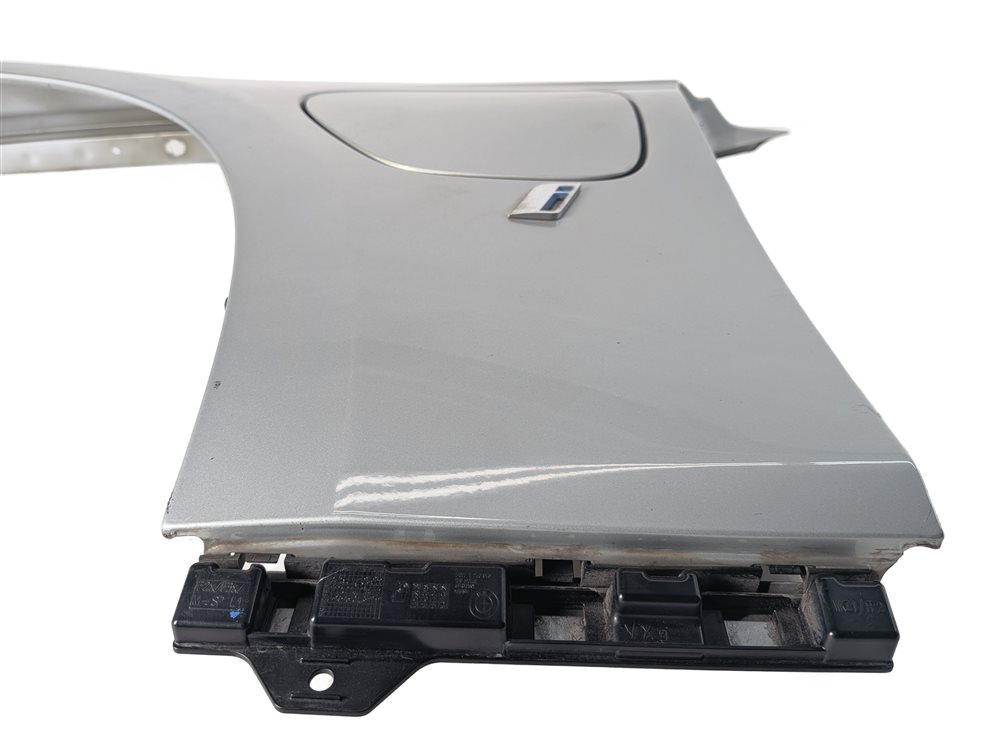 Thumbnail 8: 2016-2018 BMW 330E (F30) FRONT LEFT DRIVER FENDER w/CHARGE PORT DOOR (Silver)
