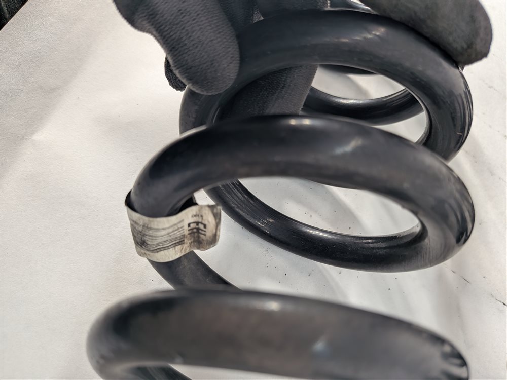 Thumbnail 7: 15-19 BMW 328iGT 330iGT 330E 330i (F30 F34) REAR LEFT RIGHT COIL SPRING SET-2