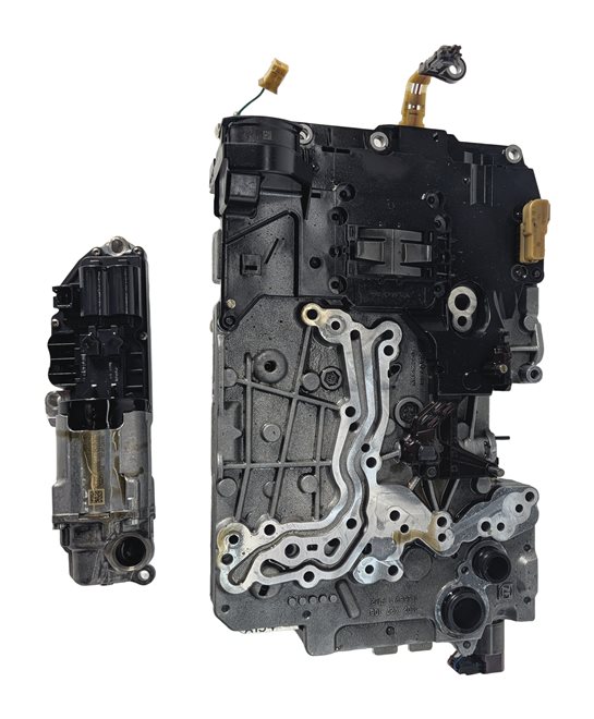 16-18 BMW 330E HYBRID (F30) 8P75HZ AUTO TRANSMISSION VALVE BODY & MECHATRONIC