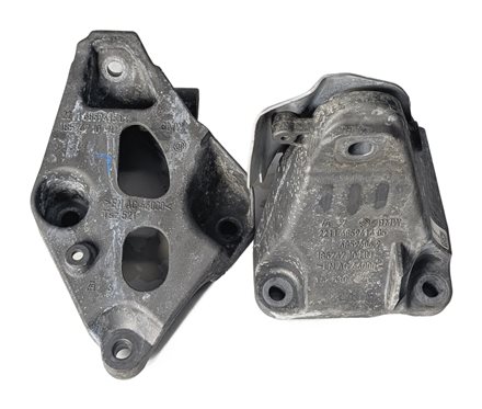 2017 BMW 330E (F30) 2.0L (B48) ENGINE MOTOR MOUNT BRACKET LEFT & RIGHT SET/2