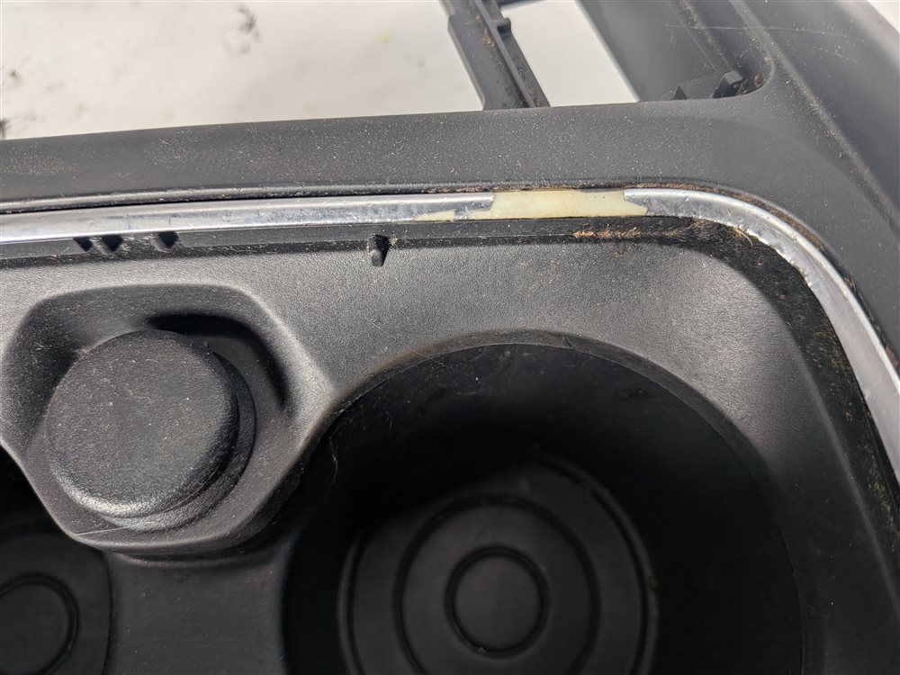 Thumbnail 9: 2017 BMW 330E (F30) FRONT CENTER CONSOLE CUP HOLDER SHIFTER TRIM BEZEL (Ash)